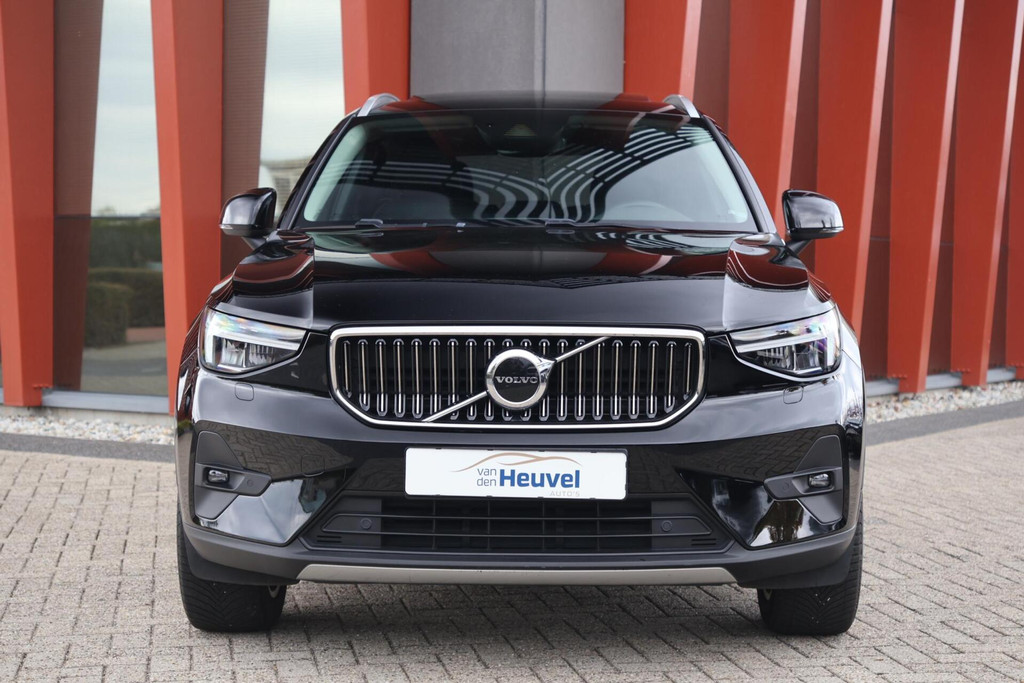 Volvo XC40 T4 Recharge Ultimate Bright | Stoelverwarming | Trekhaak | Leder | Parkeercamera | Panoramadak | Keyless 57278586-1.jpg | Van den Heuvel Auto's B.V.