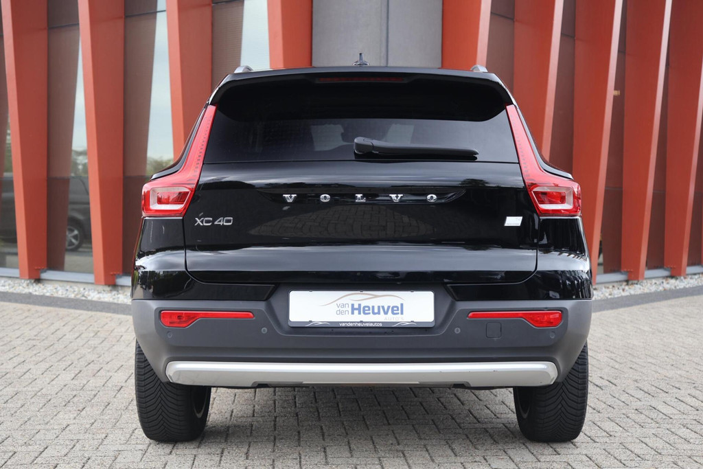 Volvo XC40 T4 Recharge Ultimate Bright | Stoelverwarming | Trekhaak | Leder | Parkeercamera | Panoramadak | Keyless 57278586-3.jpg | Van den Heuvel Auto's B.V.