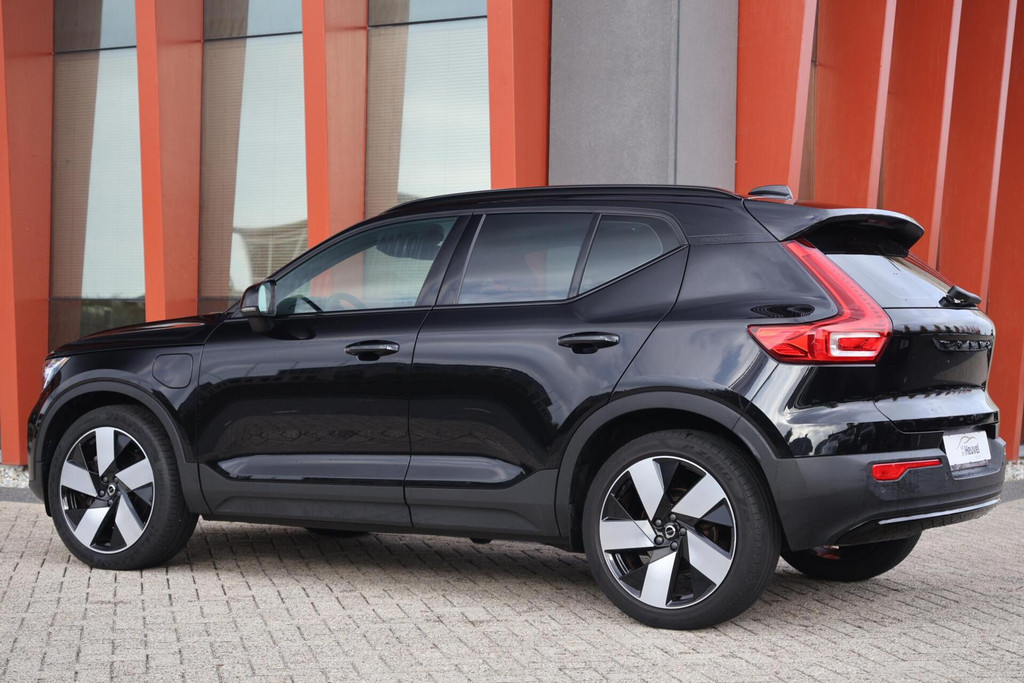 Volvo XC40 T4 Recharge Ultimate Dark | Stoelverwarming | Trekhaak | Parkeercamera | H/K | Pilot Assist | 20 Inch | BLIS | Keyless | Glossy 57279310-2.jpg | Van den Heuvel Auto's B.V.