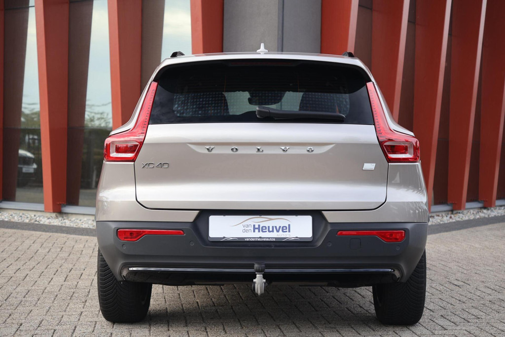 Volvo XC40 T4 Recharge Plus Dark | Stoelverwarming | Trekhaak | H/K | Memory stoel | Keyless 57339974-3.jpg | Van den Heuvel Auto's B.V.