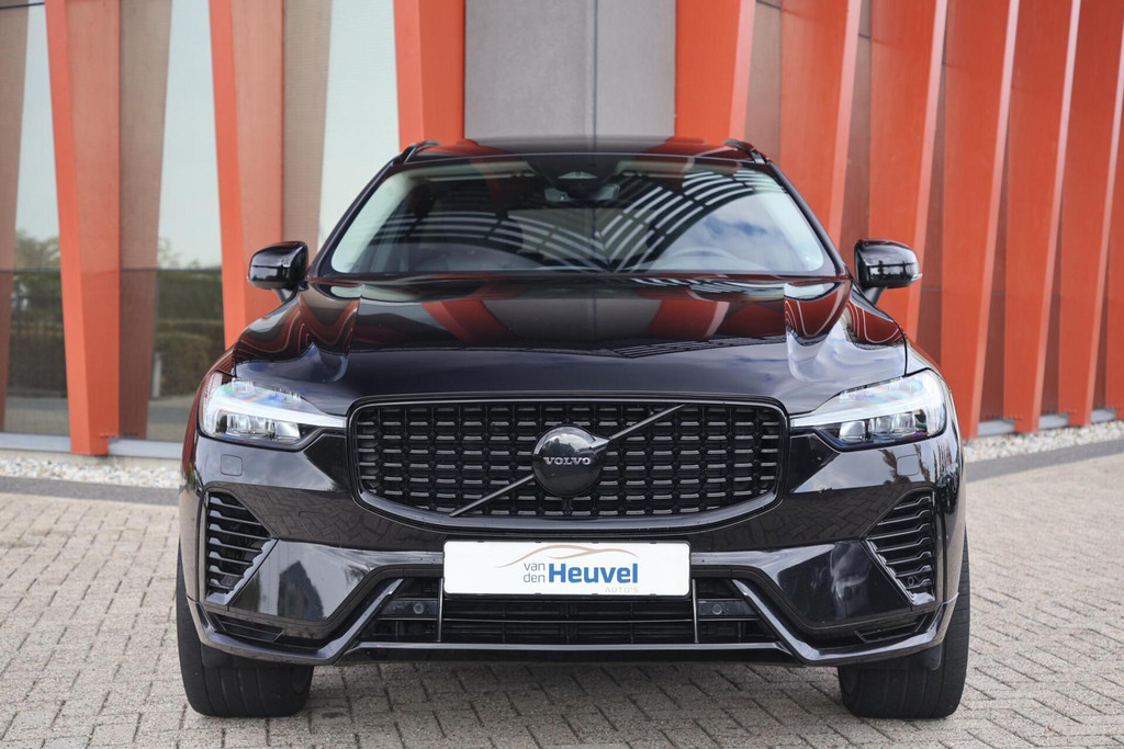 Volvo XC60 T6 Recharge AWD Plus Dark | Stoelverwarming | Trekhaak | Parkeercamera | Leder | Pilot Assist | Keyless | Glossy Black 57357437-1.jpg | Van den Heuvel Auto's B.V.