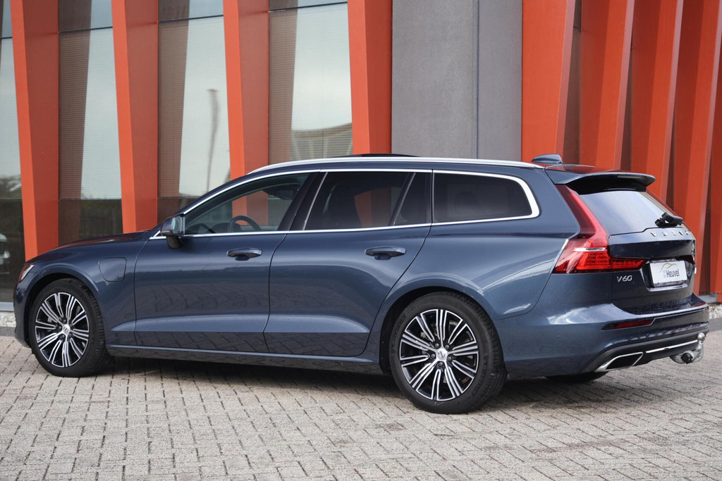Volvo V60 T8 Recharge AWD Inscription | Stoelverwarming | Trekhaak | Parkeercamera | Panoramadak | H/K | BLIS | Pilot Assist | Keyless 57497633-1.jpg | Van den Heuvel Auto's B.V.