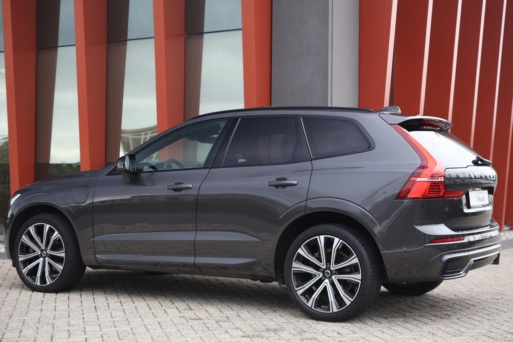 Volvo XC60 T6 Recharge AWD R-Design | Longe Range | Stoelverwarming & Koeling | Trekhaak | 360° Camera | Panoramadak | H/K | Keyless 57729020-2.jpg | Van den Heuvel Auto's B.V.