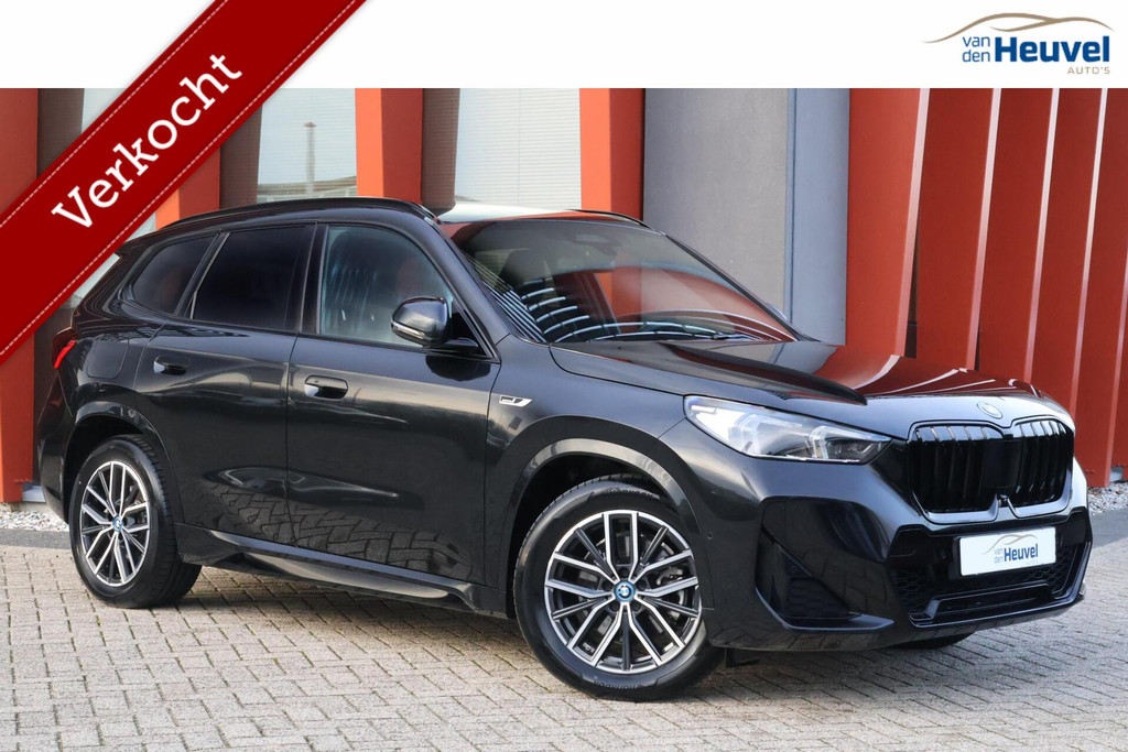 BMW X1 xDrive25e | M-sport | Stoelverwarming | Trekhaak | HUD | Driving Ass. Prof. | 360° Camera 50078547-0.jpg | Van den Heuvel Auto's B.V.