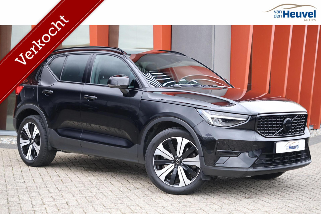 Volvo XC40 T4 Recharge Plus Dark | Stoelverwarming | Trekhaak | Parkeercamera| H/K | Keyless | Glossy Black 51626594-0.jpg | Van den Heuvel Auto's B.V.